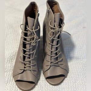 Steve Madden Peep Toe Lace Up heeled bootie